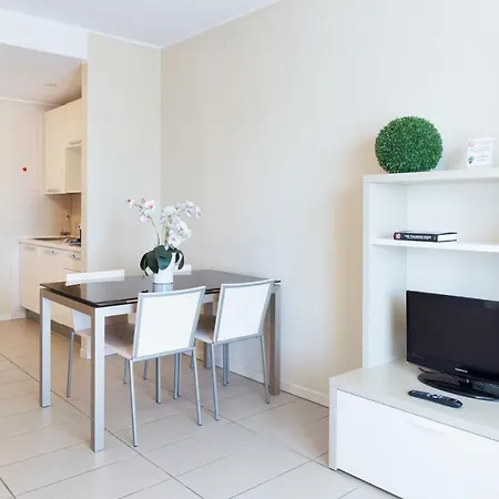 City Residence Апарт-отель 2*