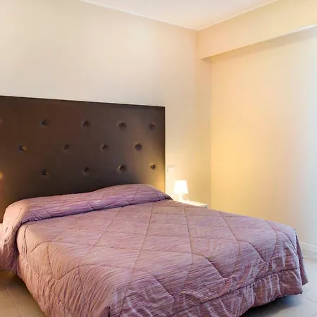 City Residence Aparthotel 2*