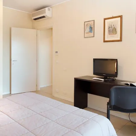 City Residence Aparthotel 2*