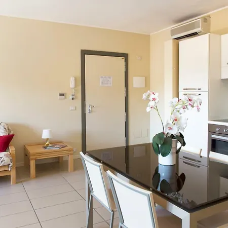 Aparthotel City Residence 2*